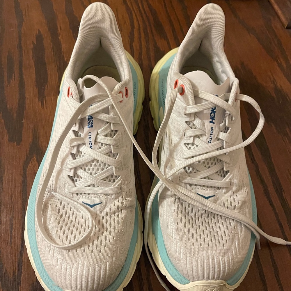 Hoka Clifton size 7